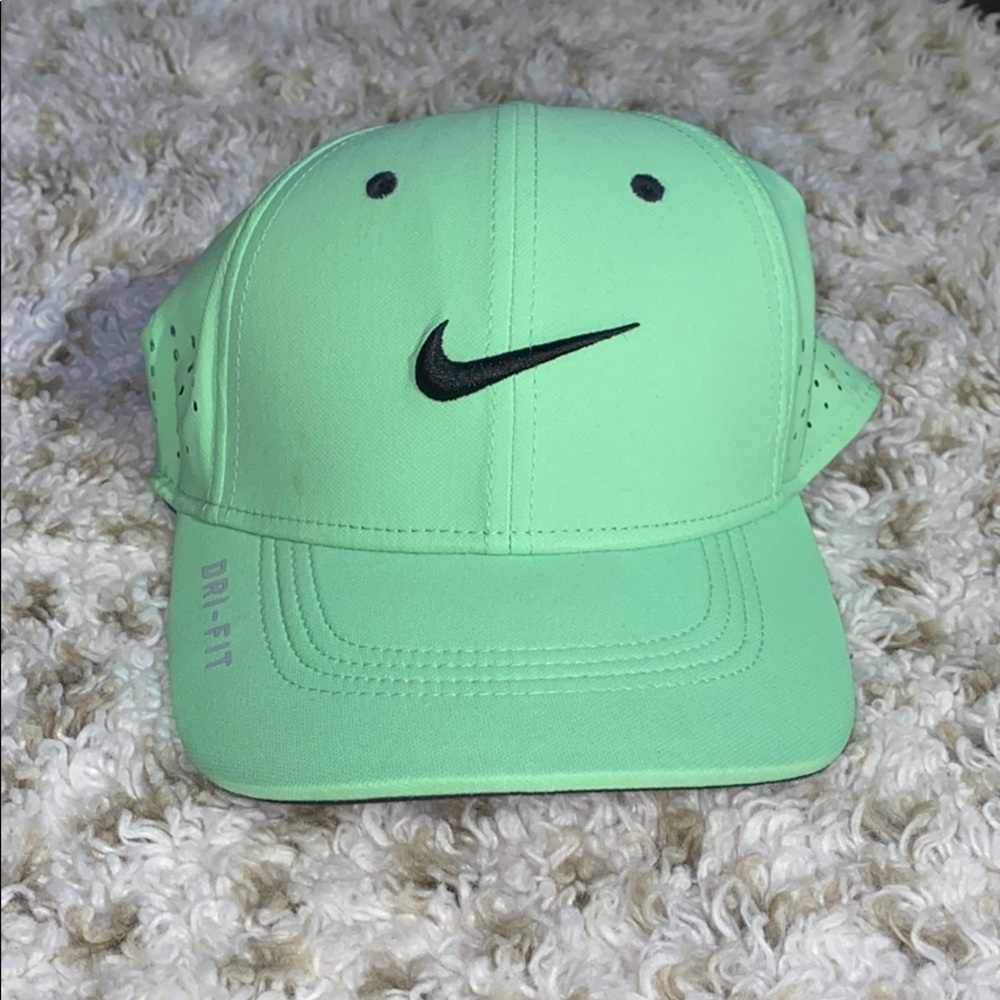 Nike min green hat dry-fit